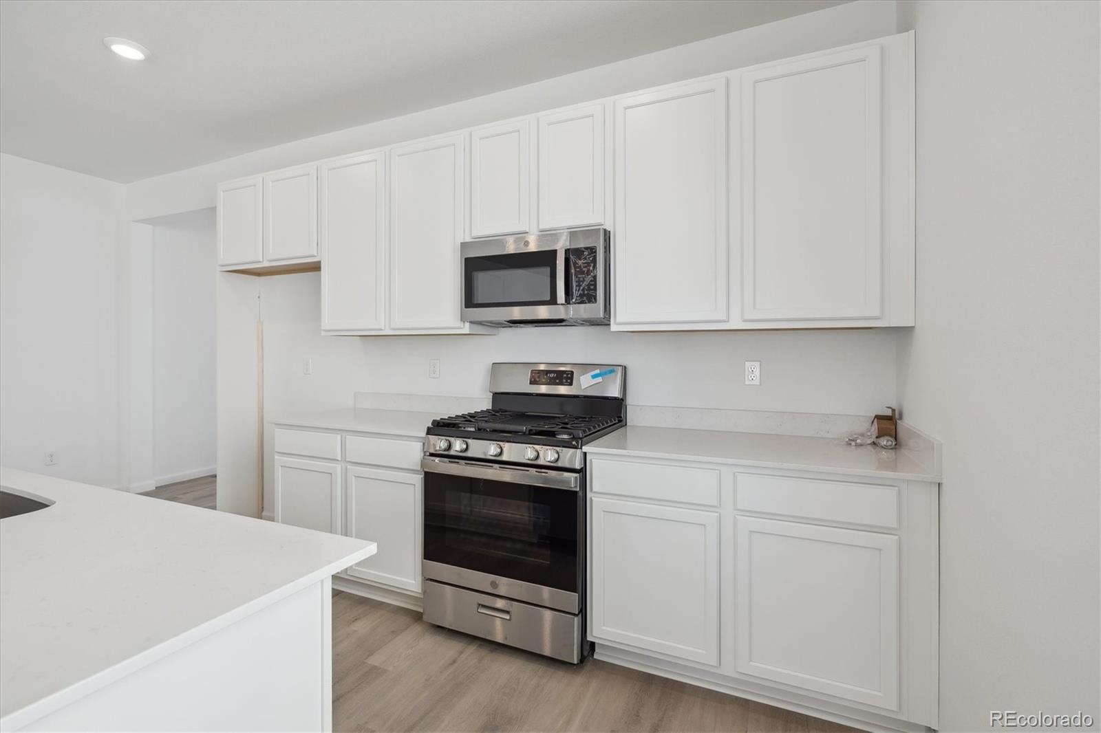 MLS Image #9 for 24779 e 39th avenue,aurora, Colorado