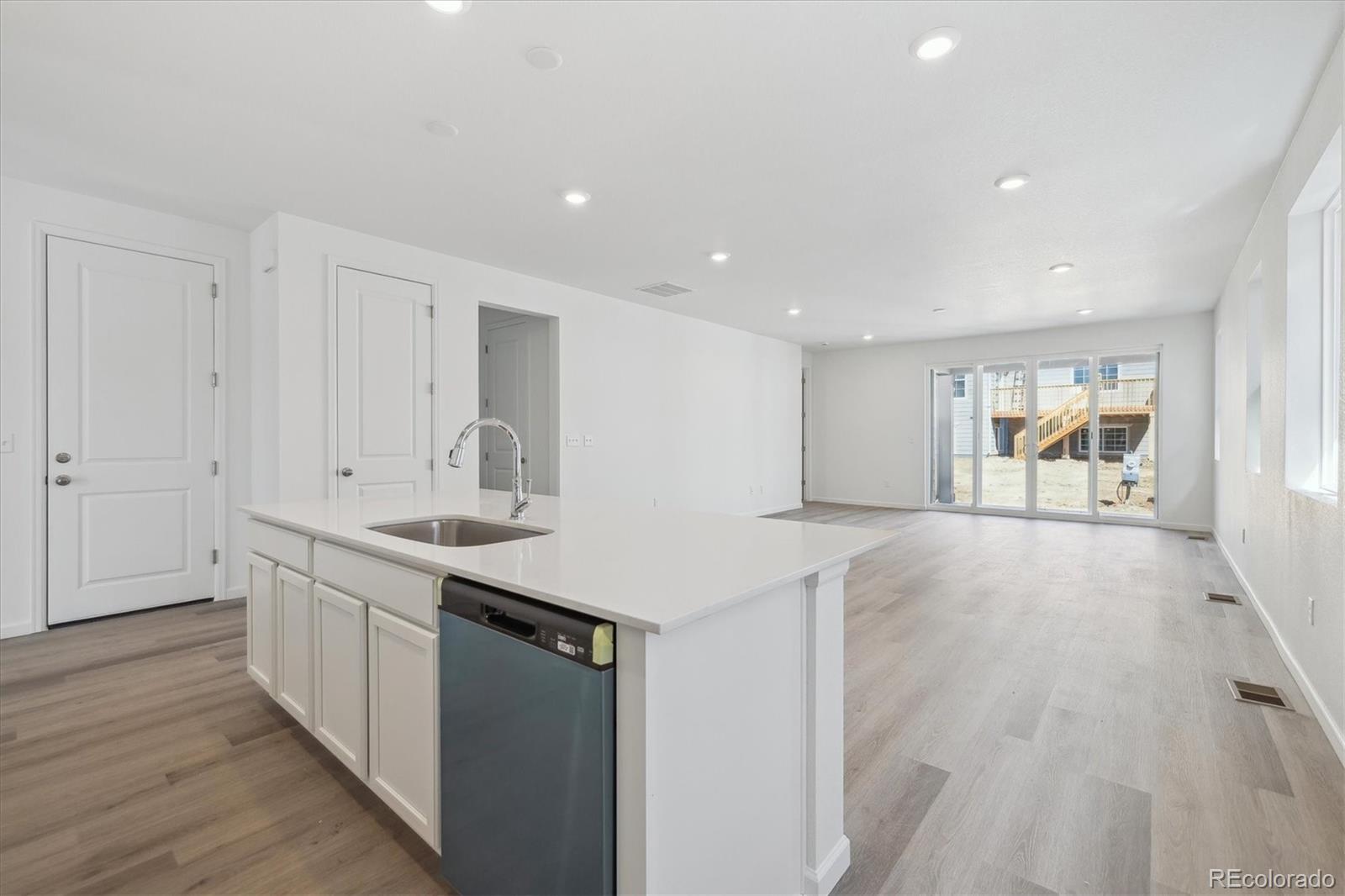 MLS Image #11 for 24719 e 39th avenue,aurora, Colorado