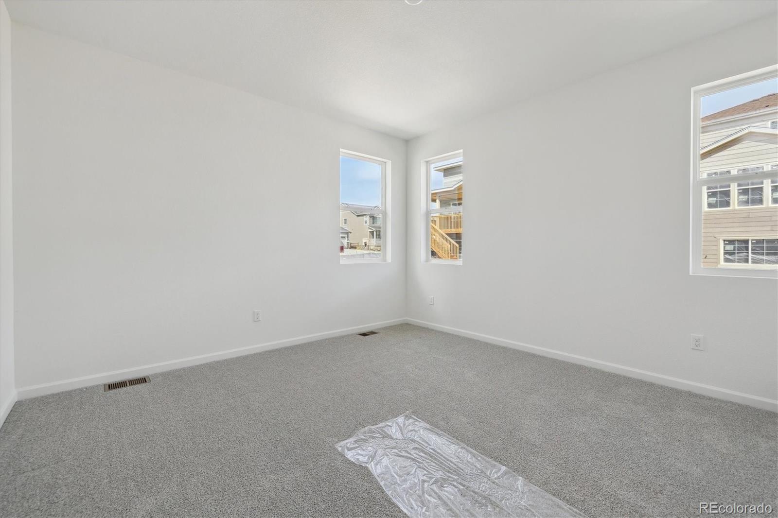 MLS Image #18 for 24719 e 39th avenue,aurora, Colorado