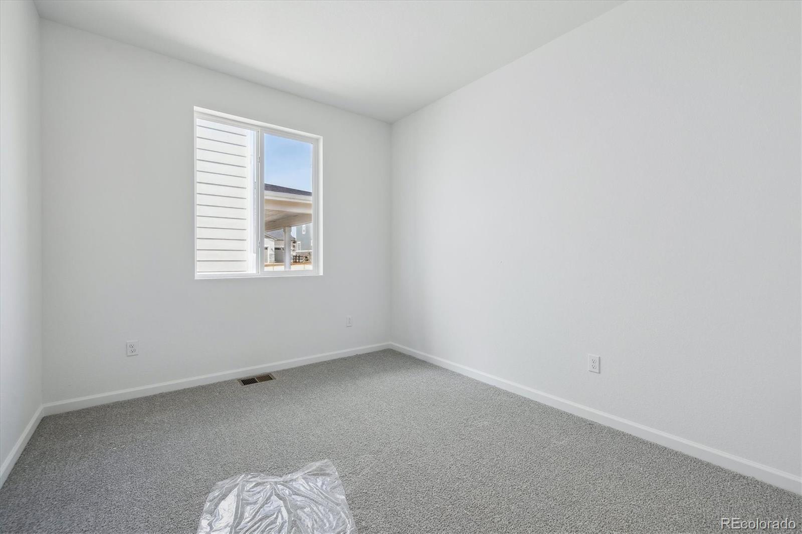 MLS Image #21 for 24719 e 39th avenue,aurora, Colorado
