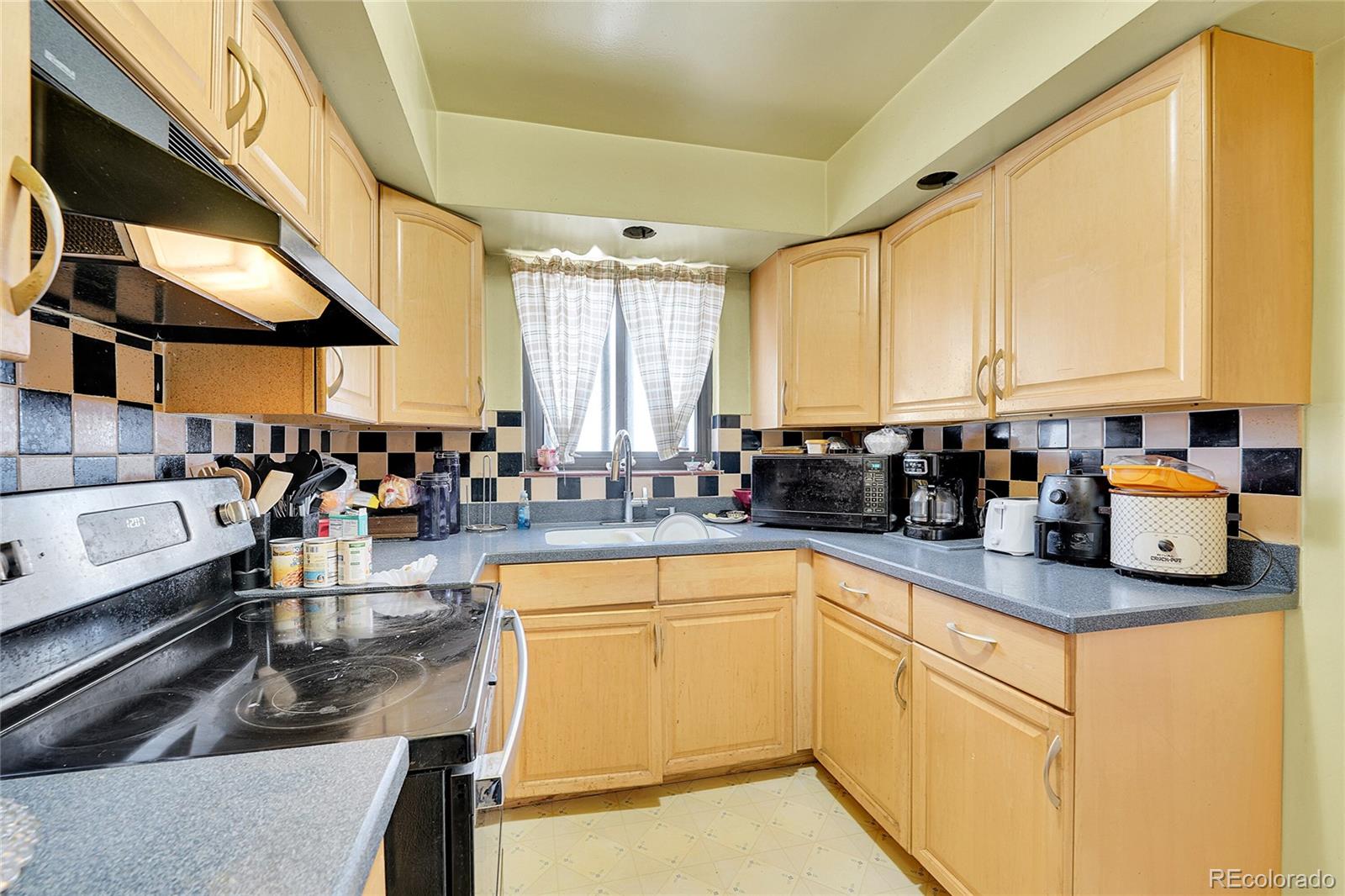 MLS Image #11 for 2895  poplar street,denver, Colorado