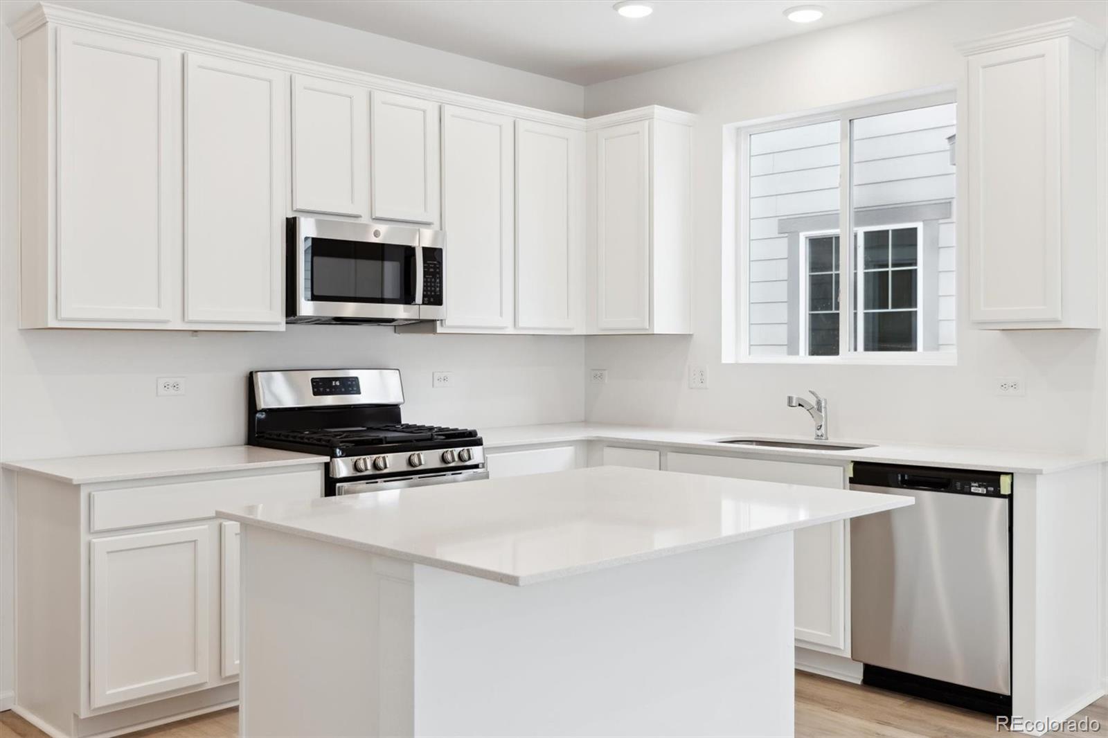 MLS Image #15 for 9732  cathay street,commerce city, Colorado
