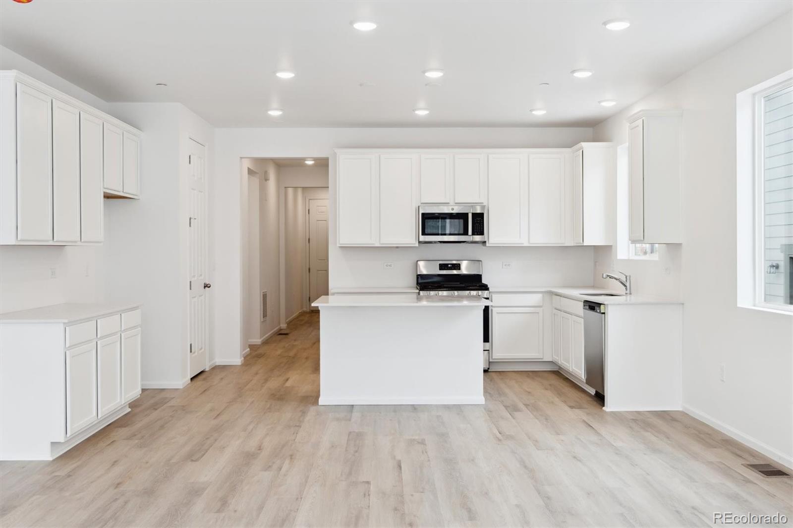 MLS Image #5 for 9732  cathay street,commerce city, Colorado