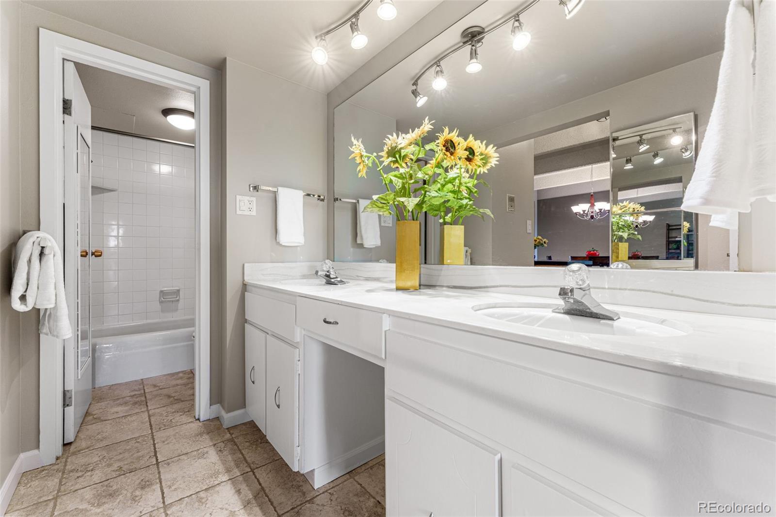 MLS Image #19 for 130 n pearl street,denver, Colorado