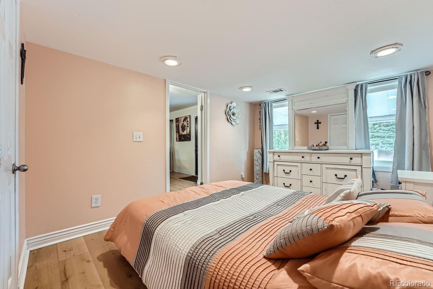 MLS Image #12 for 2701 s knox court,denver, Colorado