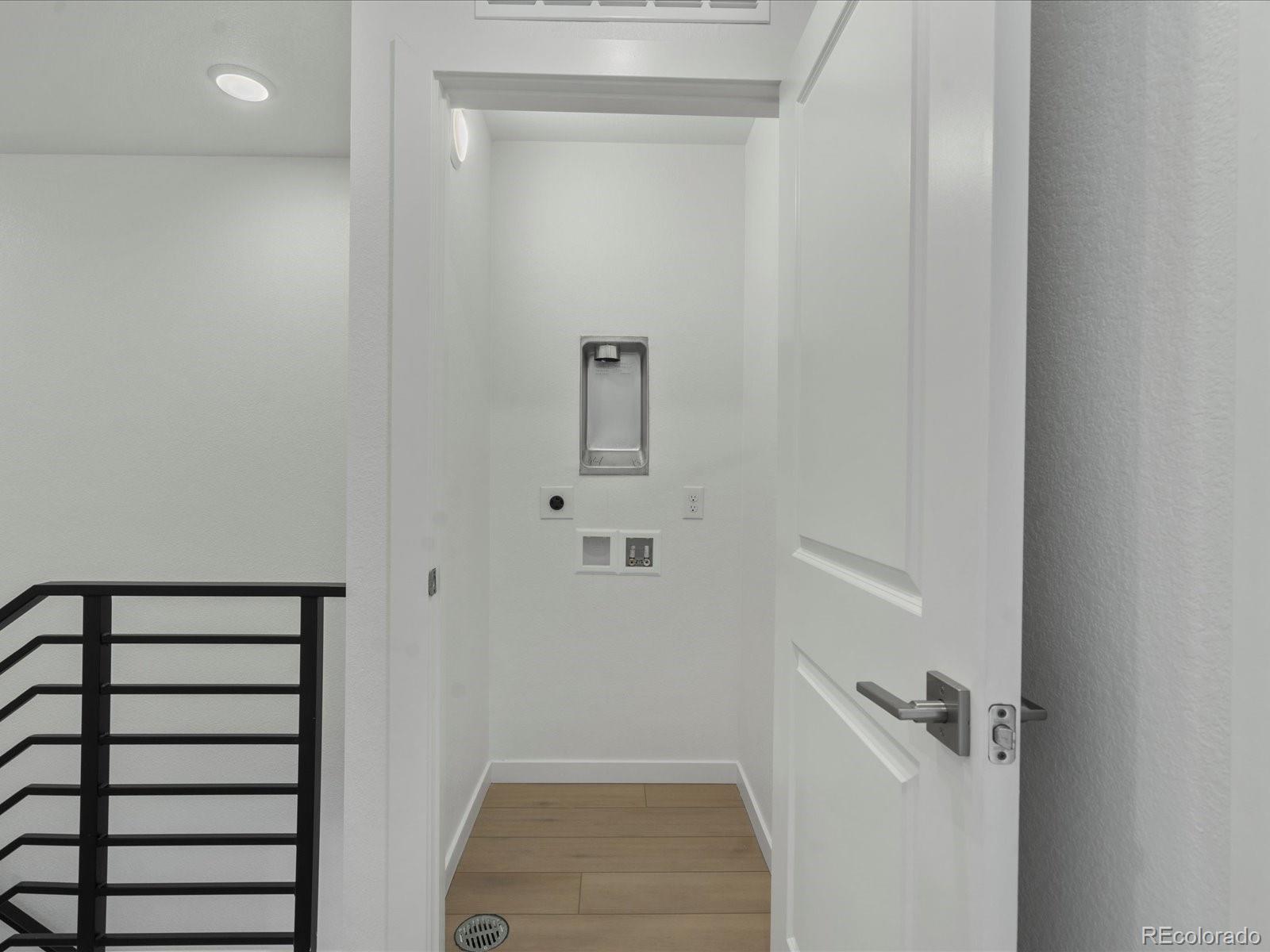 MLS Image #20 for 2042 s holly street,denver, Colorado