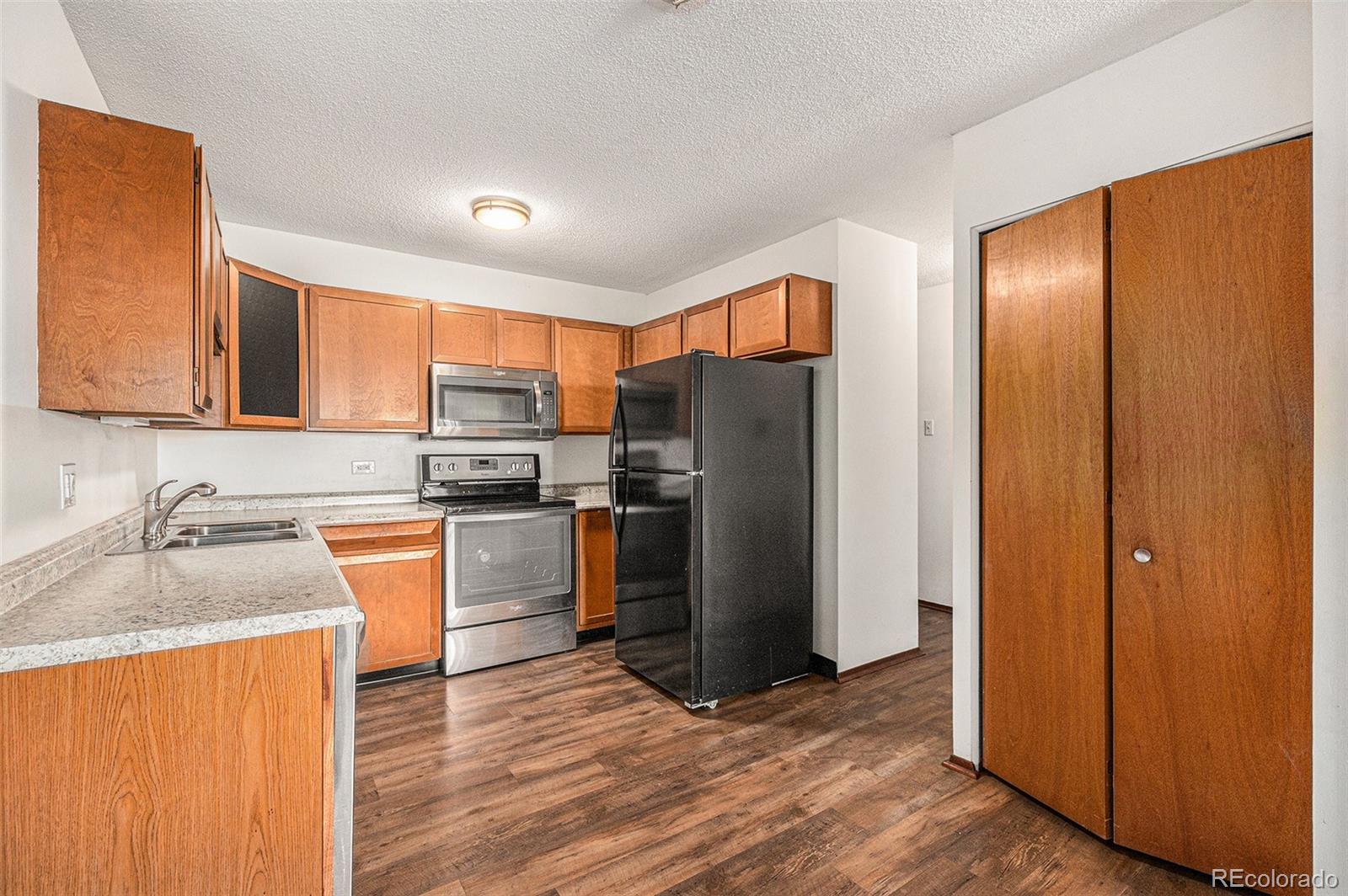 MLS Image #4 for 300 s clinton street,denver, Colorado