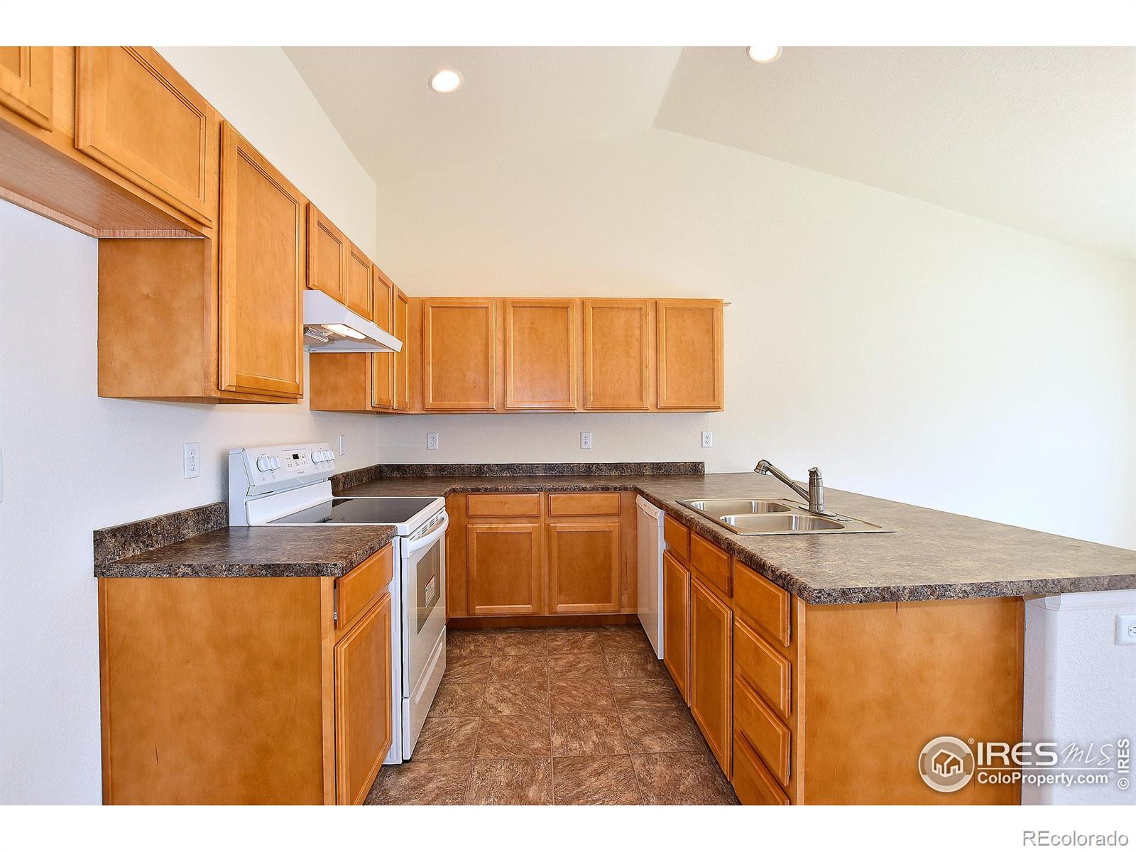 MLS Image #23 for 2438  oakhurst road,johnstown, Colorado