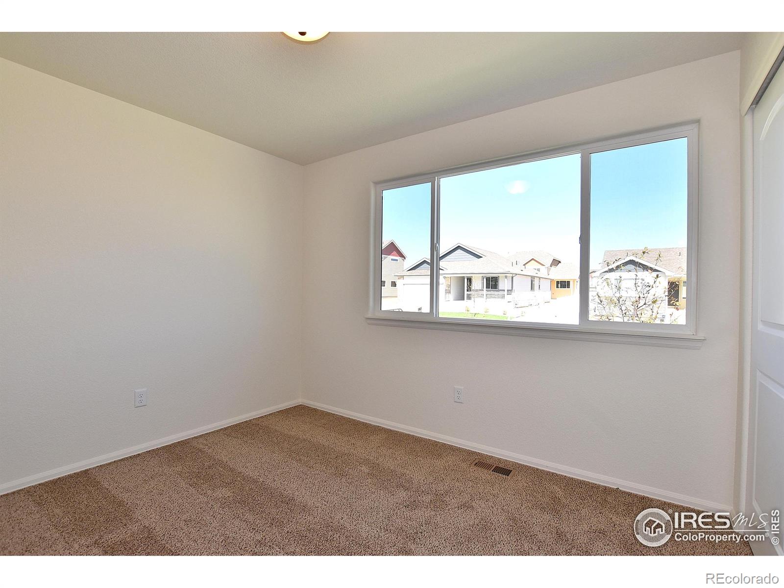 MLS Image #37 for 2438  oakhurst road,johnstown, Colorado