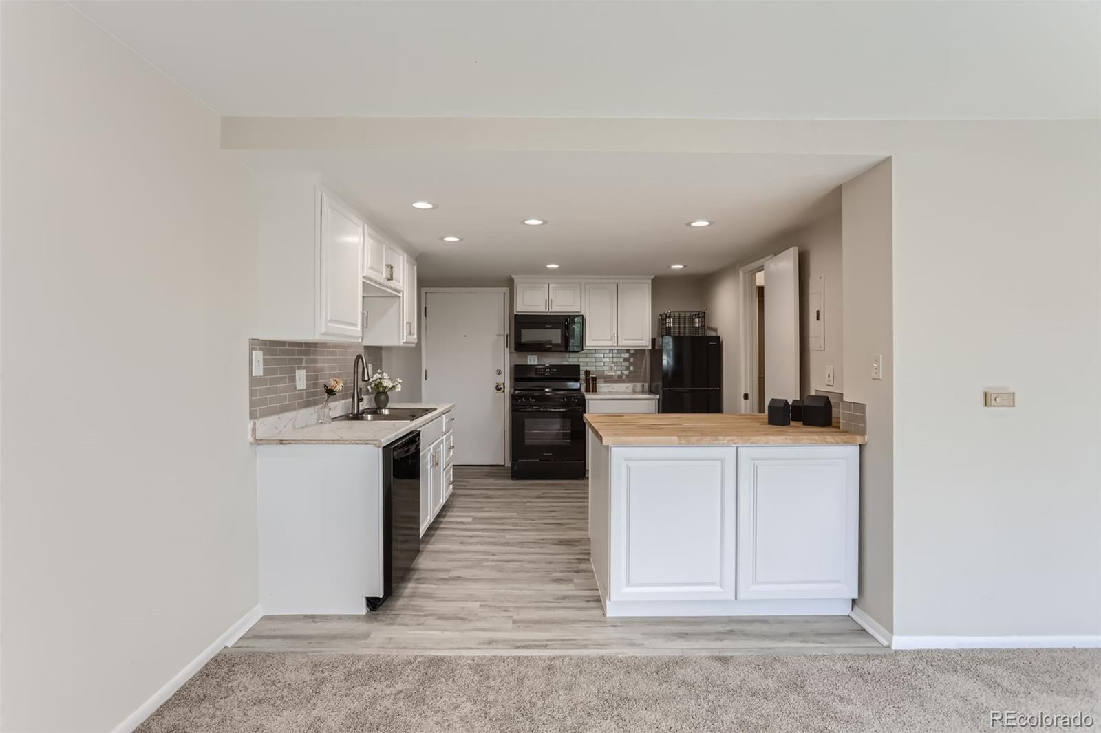 MLS Image #4 for 1270 n marion street 506,denver, Colorado