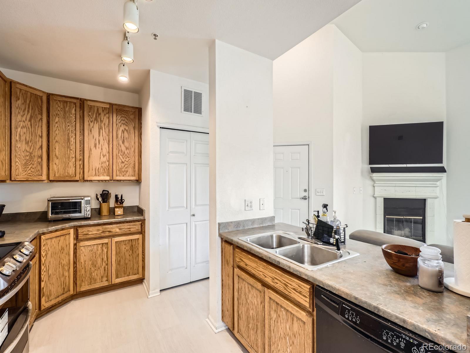 MLS Image #13 for 3852 s dallas street,aurora, Colorado