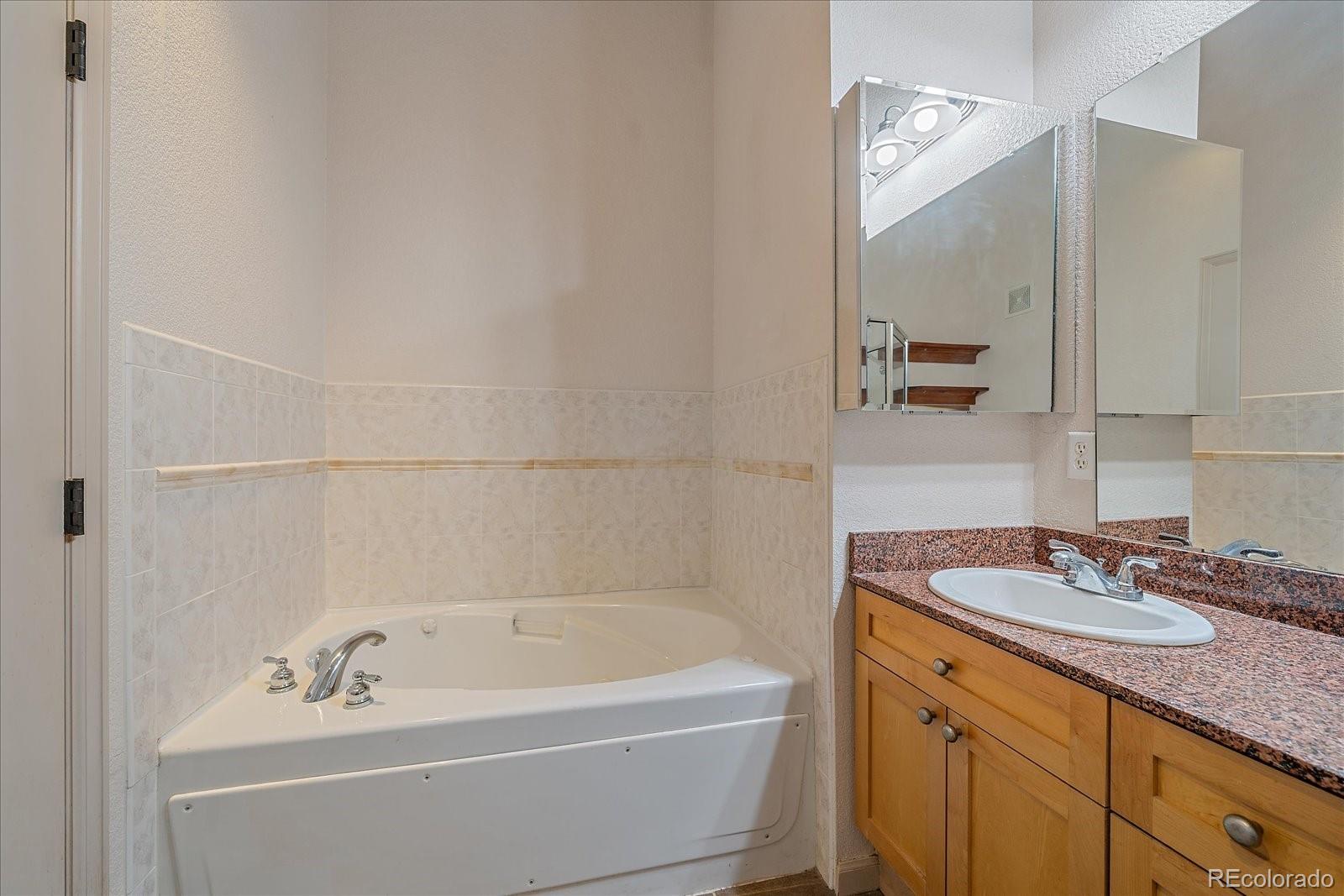 MLS Image #28 for 190  roslyn street,denver, Colorado