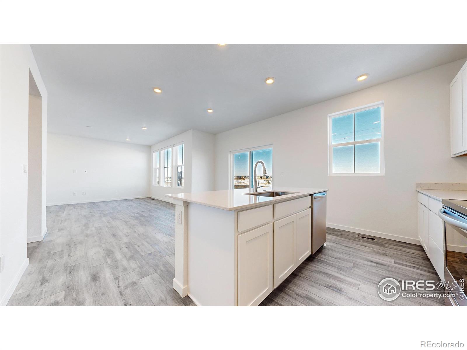 MLS Image #10 for 12915 e 102nd place,commerce city, Colorado