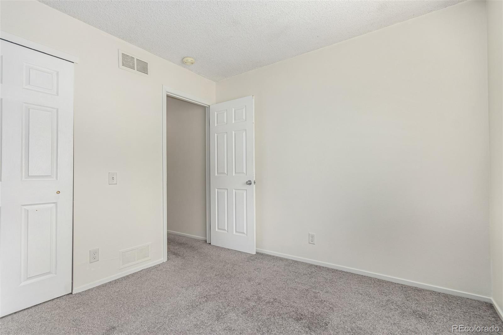 MLS Image #11 for 9255 e lehigh avenue,denver, Colorado