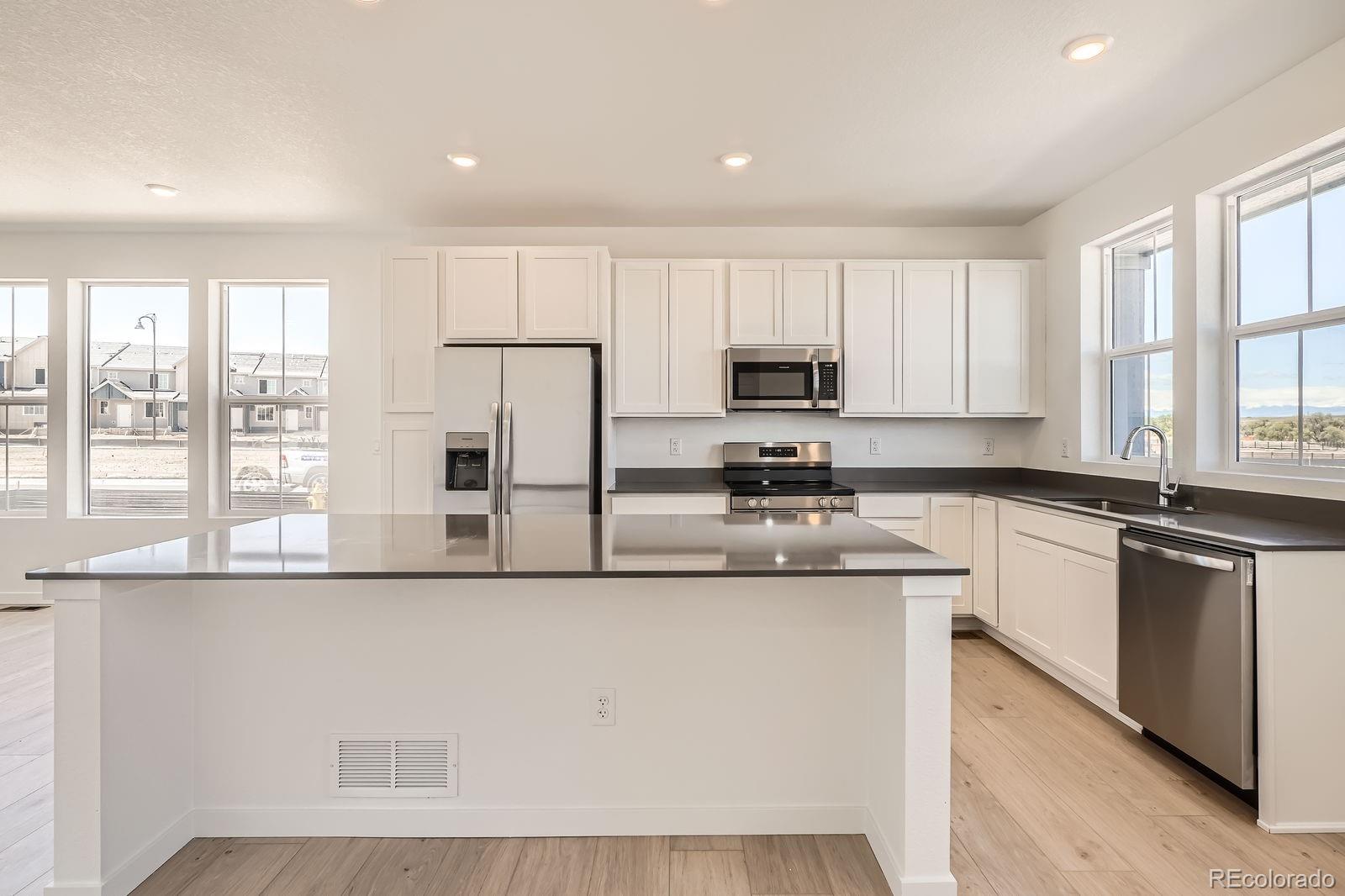 CMA Image for 6562  Arbor Boulevard,Thornton, Colorado