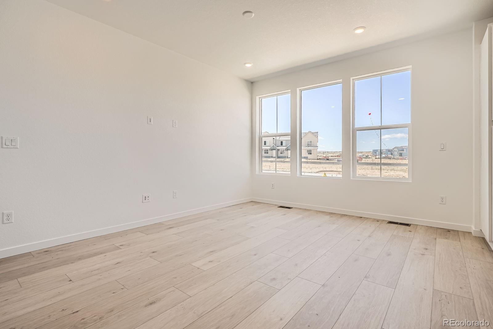 MLS Image #2 for 6562  arbor boulevard,thornton, Colorado