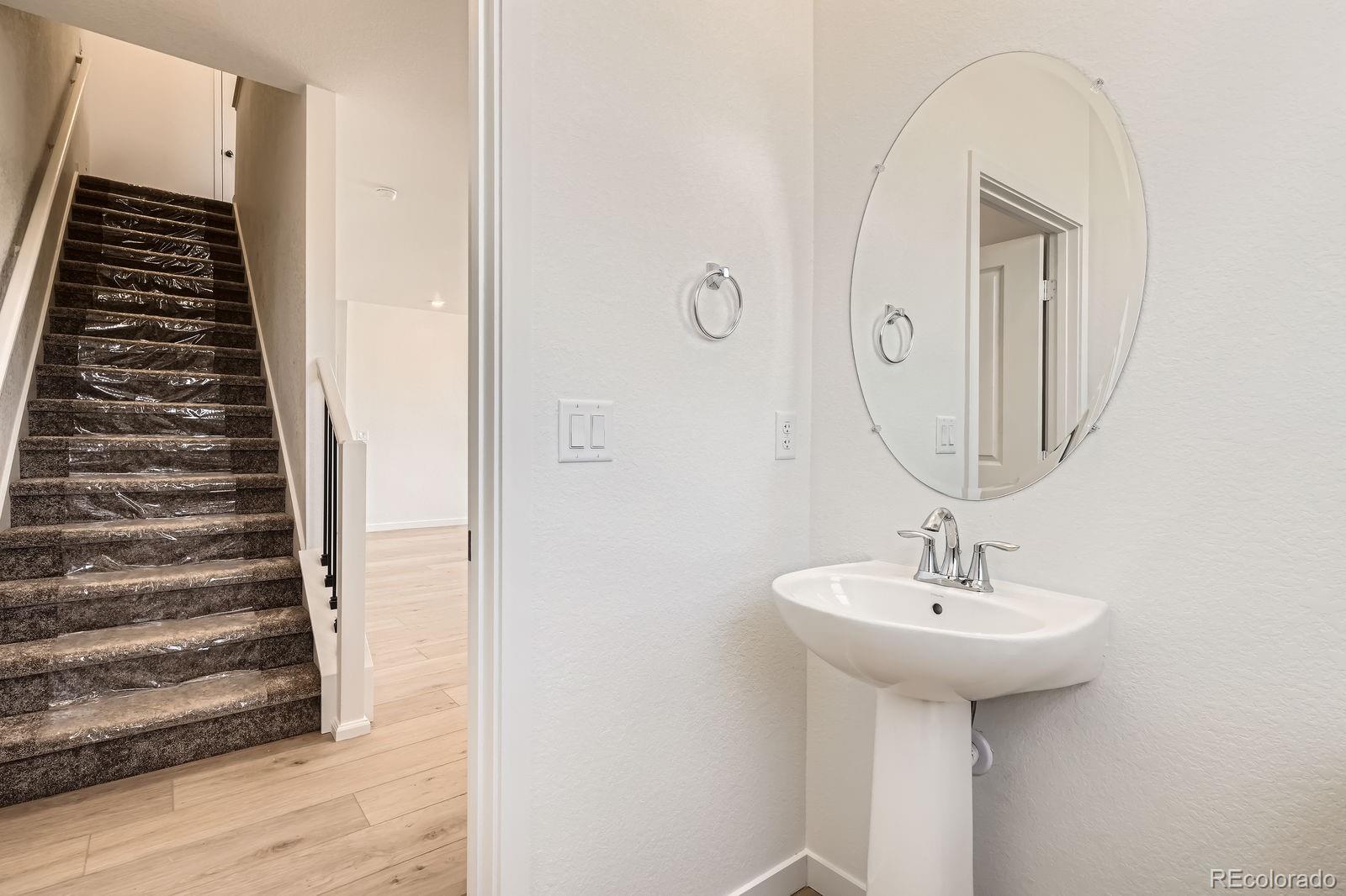 MLS Image #3 for 6562  arbor boulevard,thornton, Colorado