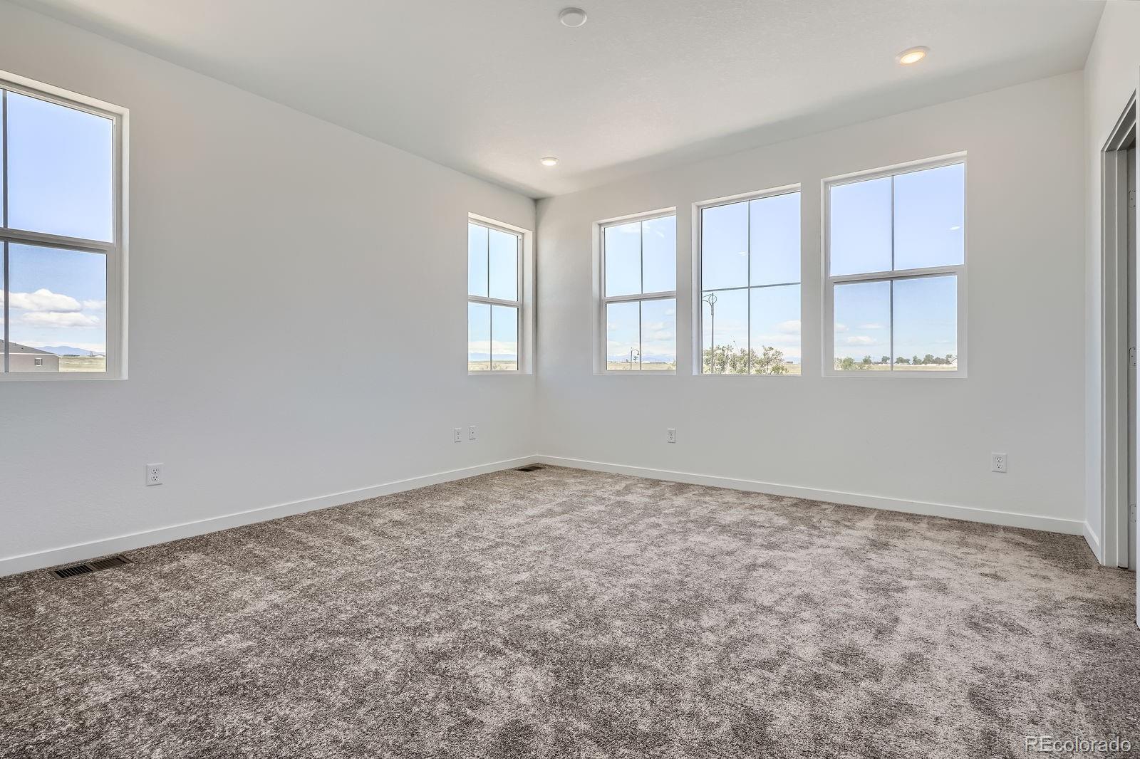 MLS Image #4 for 6562  arbor boulevard,thornton, Colorado