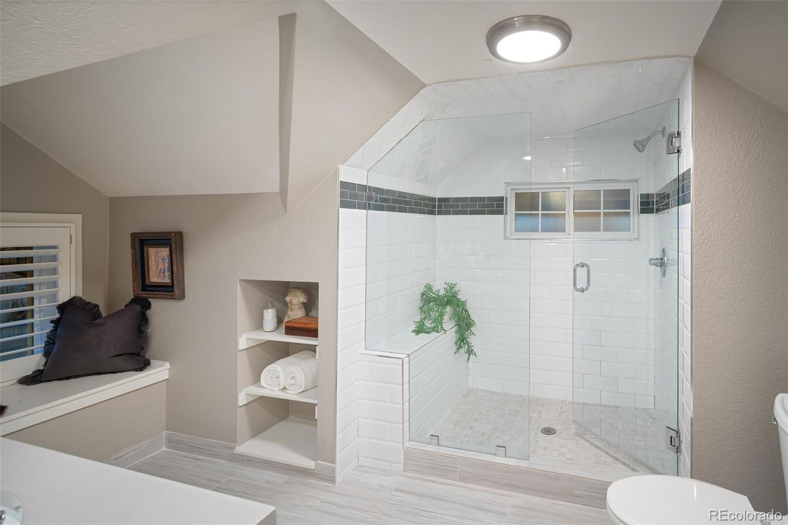 MLS Image #22 for 285 e dartmouth avenue,englewood, Colorado