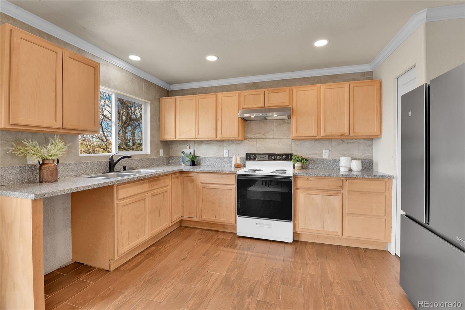 MLS Image #3 for 21455 e 44th avenue,denver, Colorado