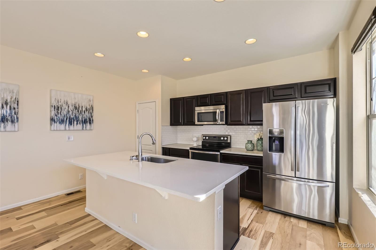 MLS Image #10 for 8562 e 49th place,denver, Colorado