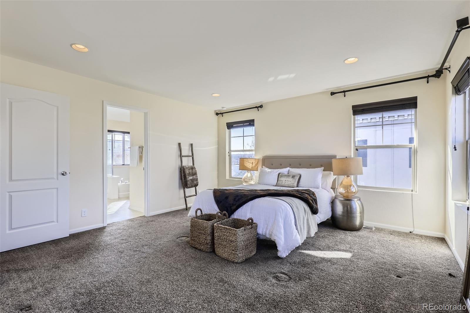 MLS Image #13 for 8562 e 49th place,denver, Colorado
