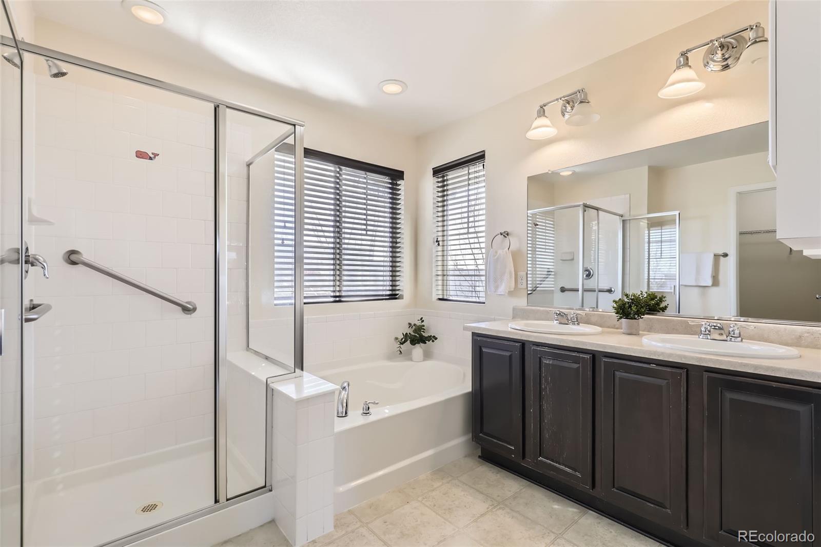 MLS Image #15 for 8562 e 49th place,denver, Colorado