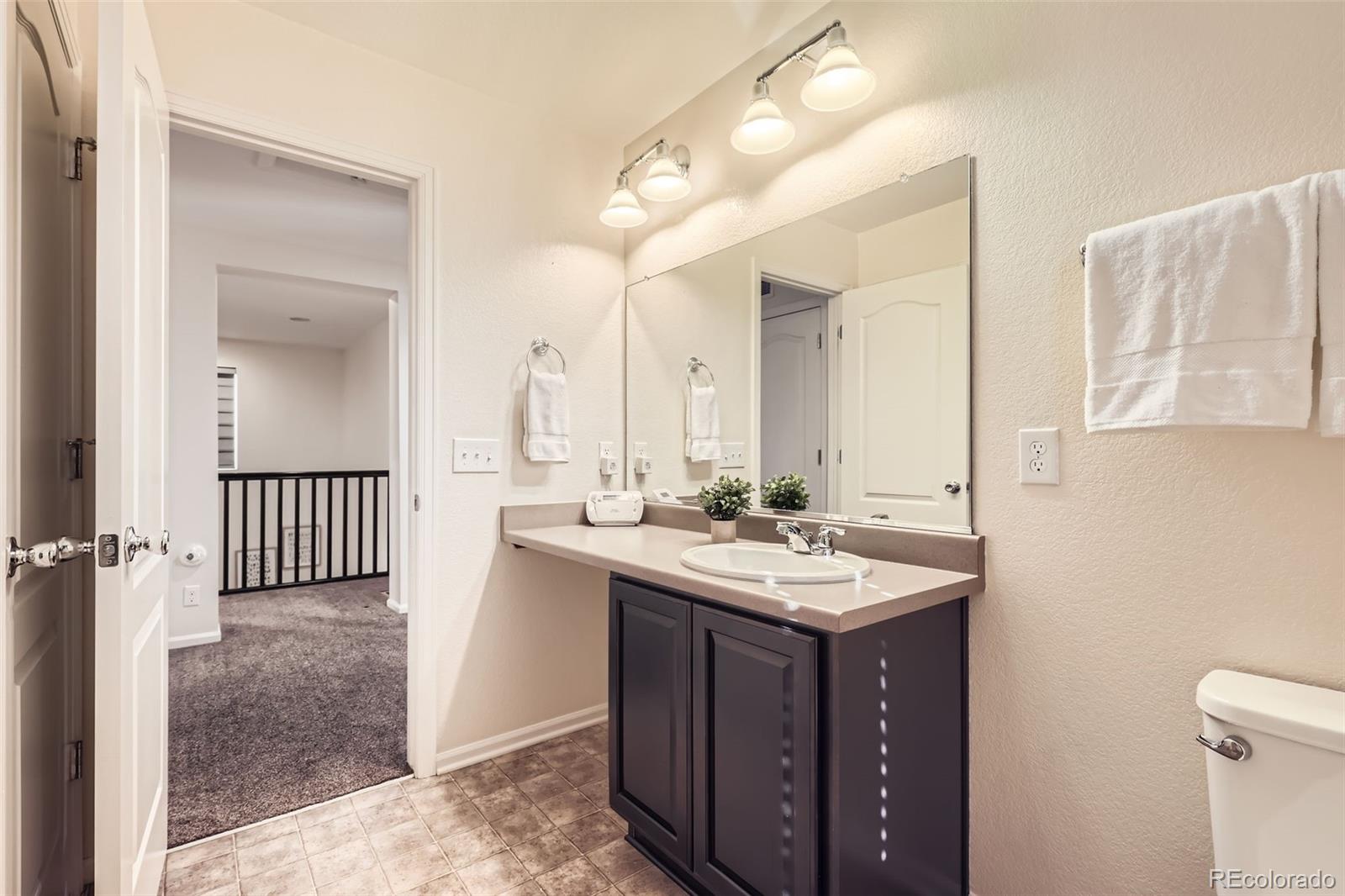MLS Image #19 for 8562 e 49th place,denver, Colorado