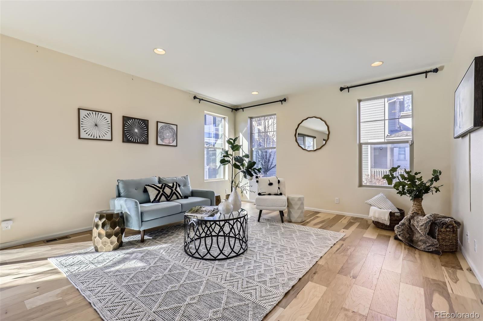 MLS Image #9 for 8562 e 49th place,denver, Colorado