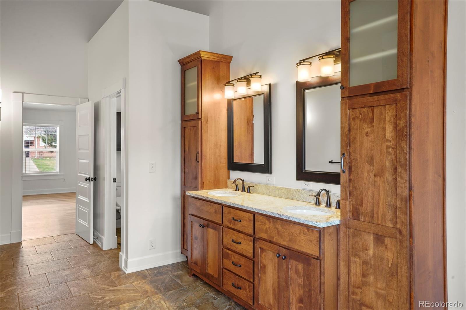 MLS Image #18 for 841  niagara street,denver, Colorado