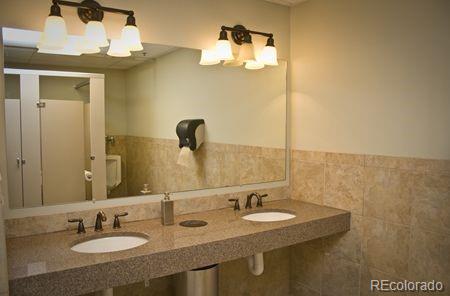MLS Image #40 for 650 s clinton street,denver, Colorado