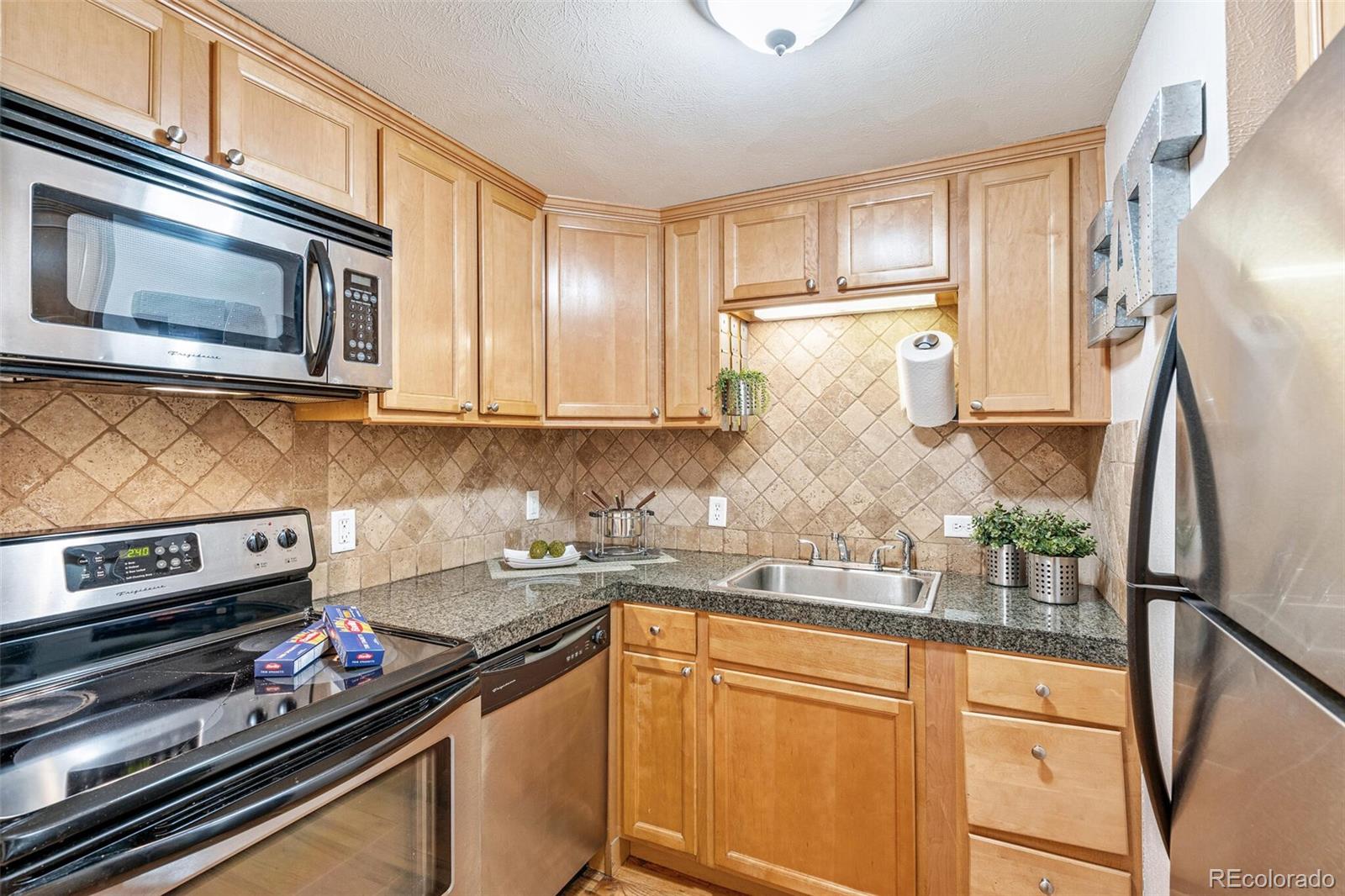 MLS Image #15 for 10 n ogden street 5,denver, Colorado