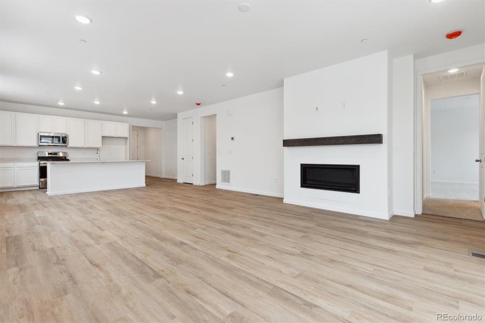 MLS Image #7 for 9693  ceylon street,commerce city, Colorado