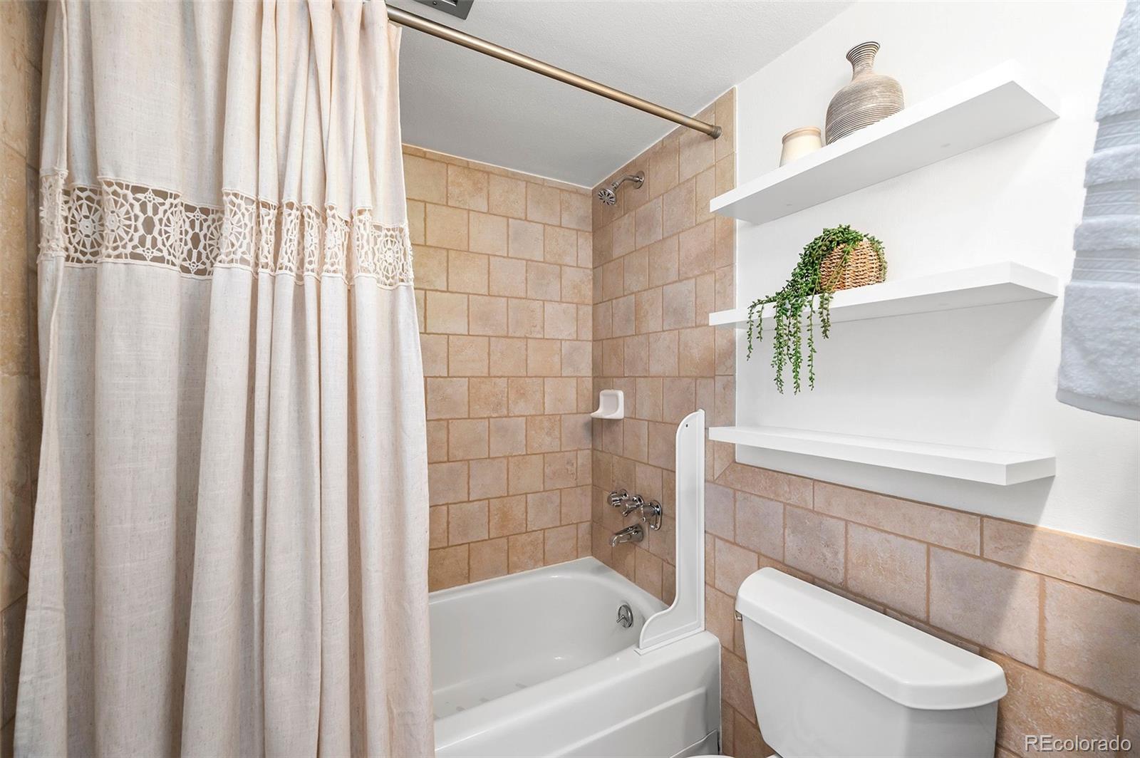 MLS Image #20 for 2  adams street,denver, Colorado
