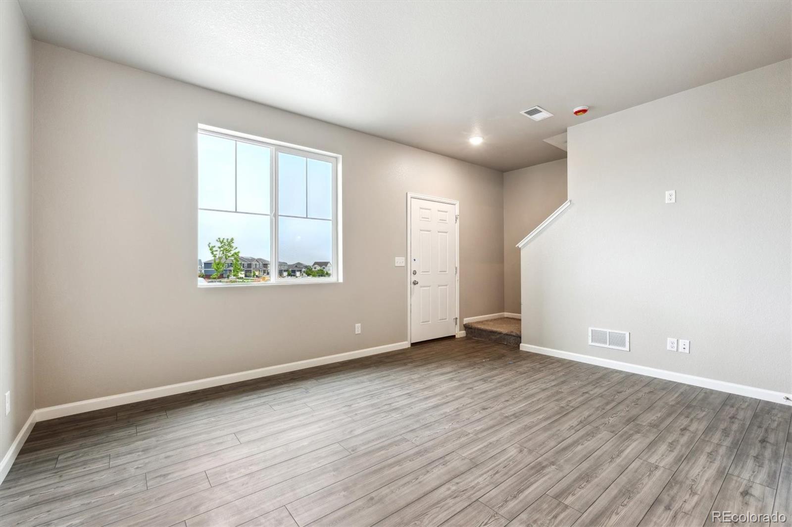 MLS Image #9 for 287  shoveler way,johnstown, Colorado