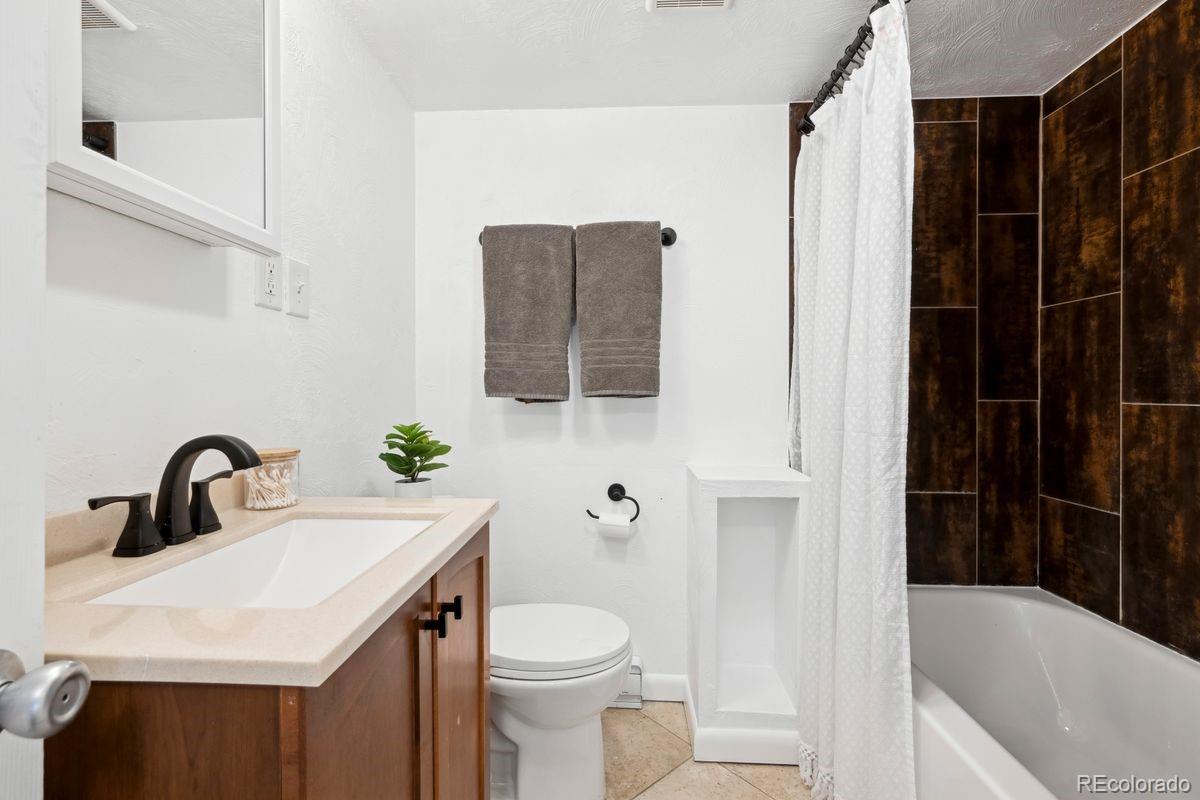 MLS Image #17 for 1535  spruce street,denver, Colorado