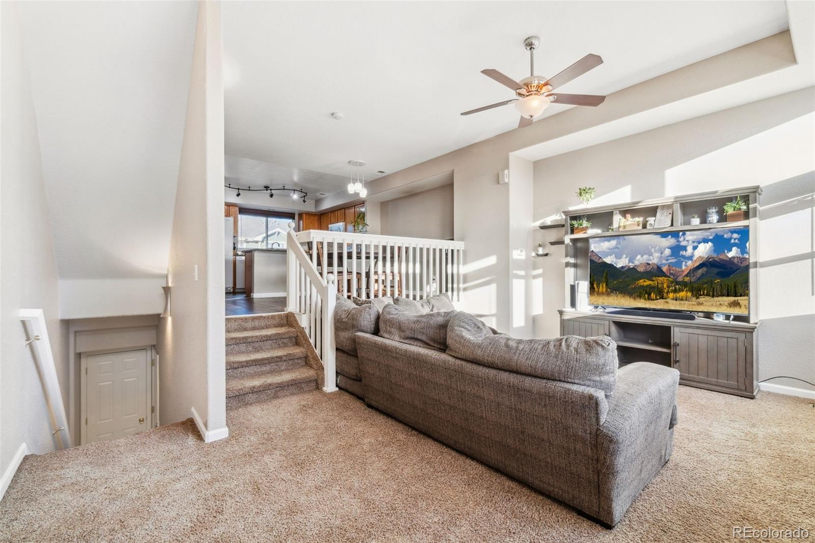MLS Image #5 for 9752  dahlia lane,thornton, Colorado