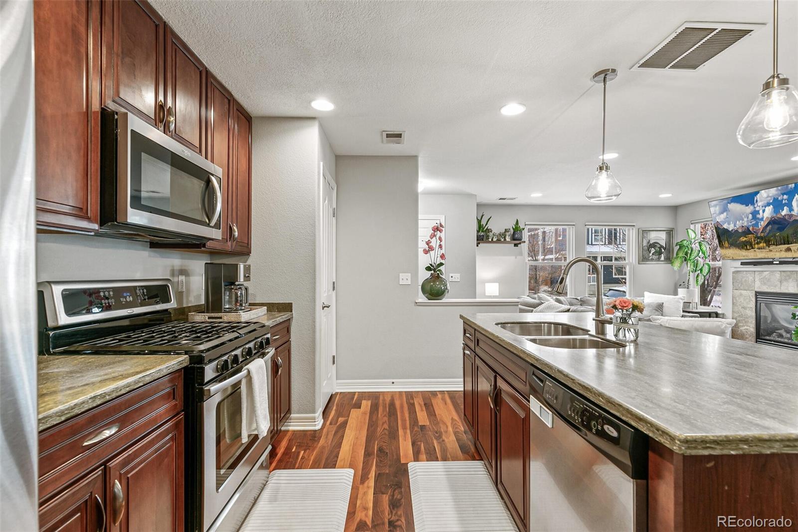 MLS Image #13 for 2184  willow court,denver, Colorado