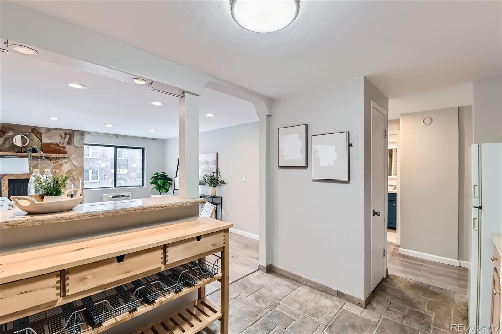 MLS Image #4 for 1008 n corona street 205,denver, Colorado
