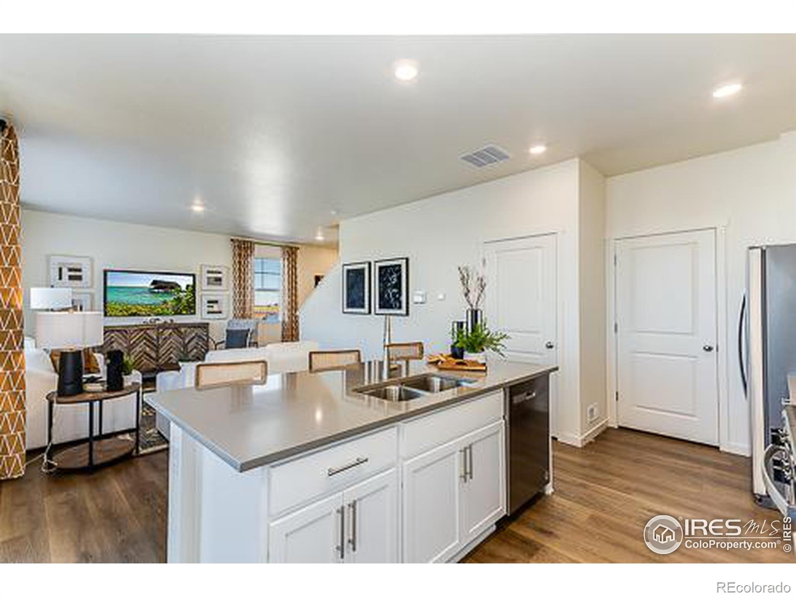 MLS Image #11 for 889  crest street,lochbuie, Colorado