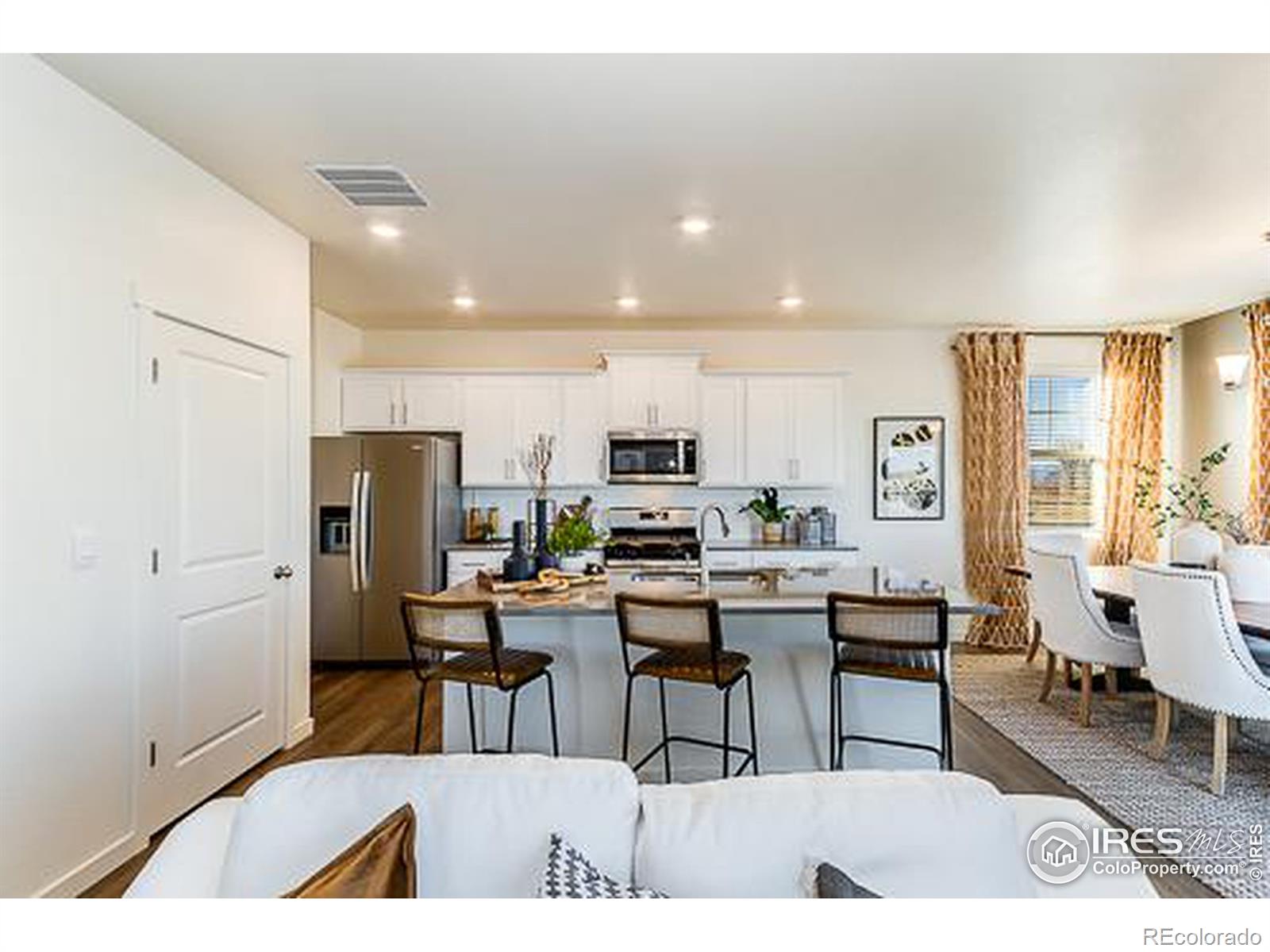 MLS Image #9 for 889  crest street,lochbuie, Colorado