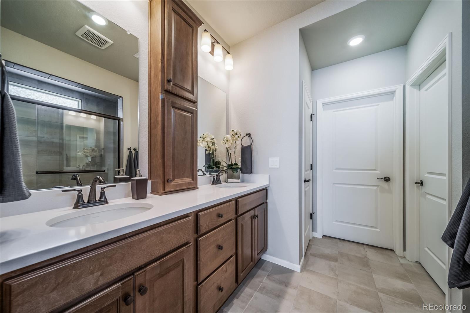 MLS Image #11 for 21927 e 51st drive,aurora, Colorado