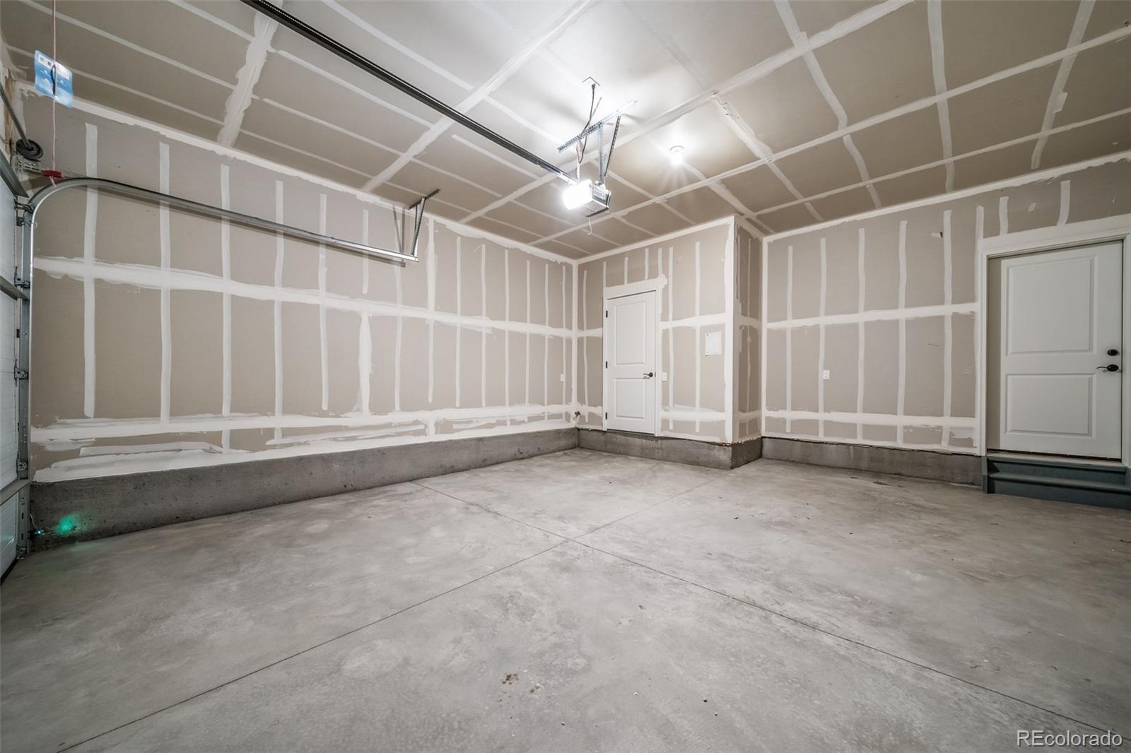 MLS Image #12 for 21927 e 51st drive,aurora, Colorado