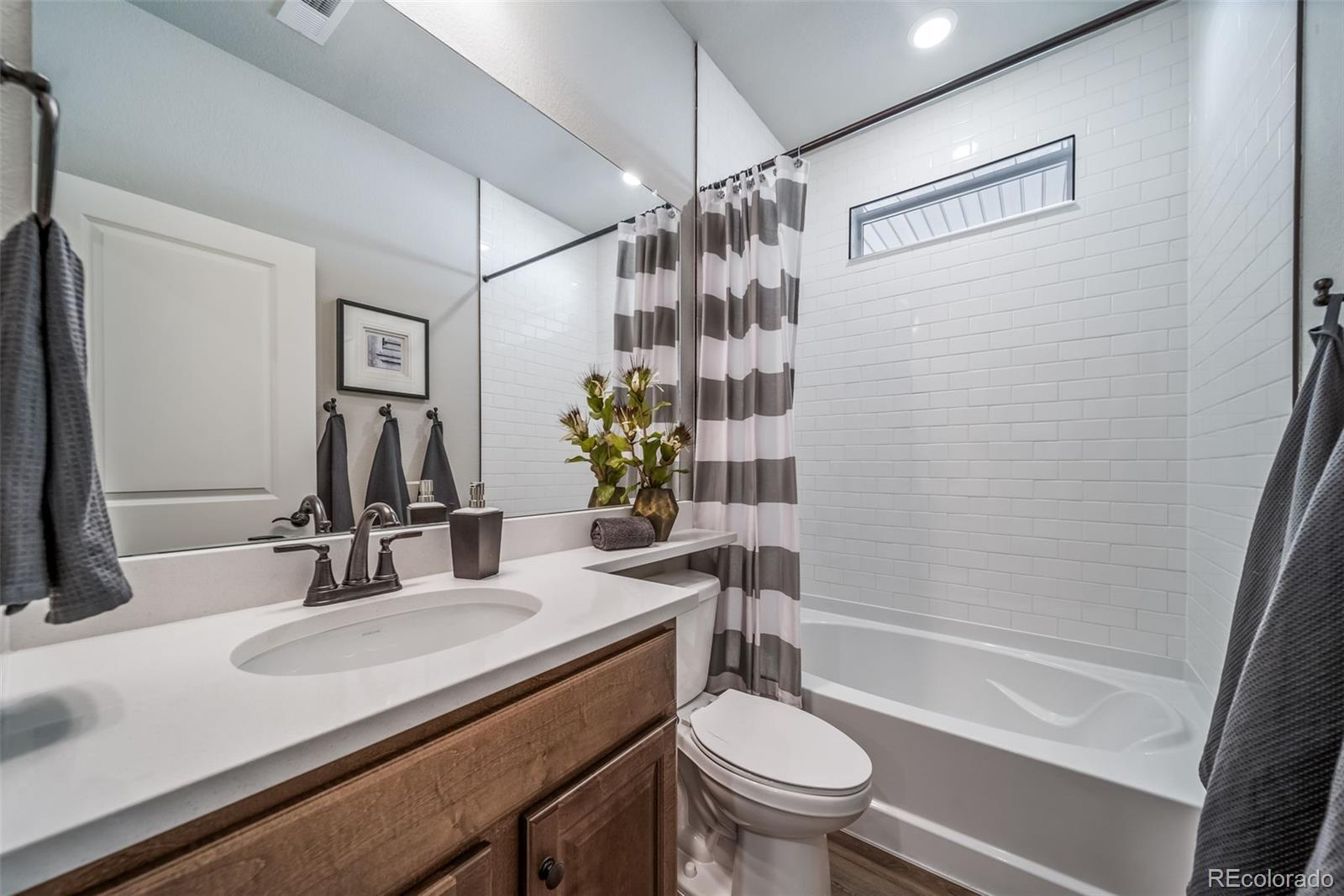 MLS Image #8 for 21927 e 51st drive,aurora, Colorado