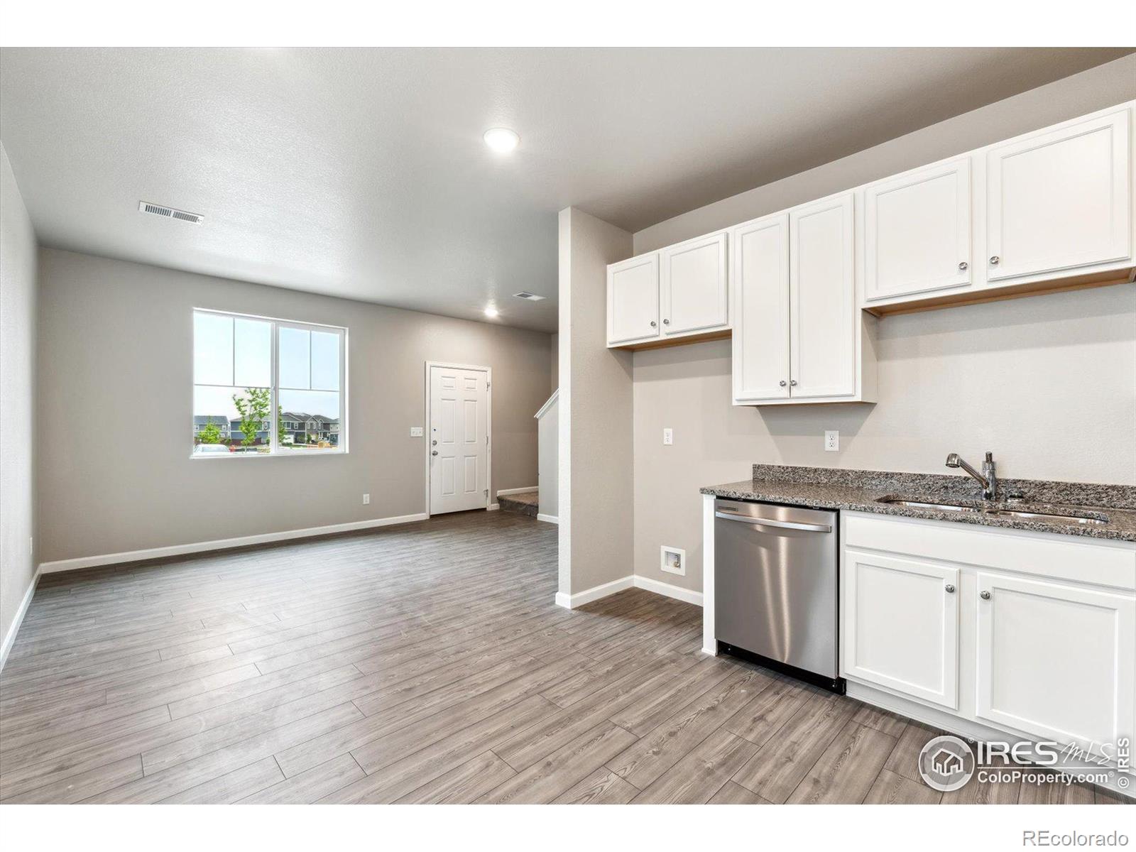 MLS Image #11 for 287  shoveler way,johnstown, Colorado