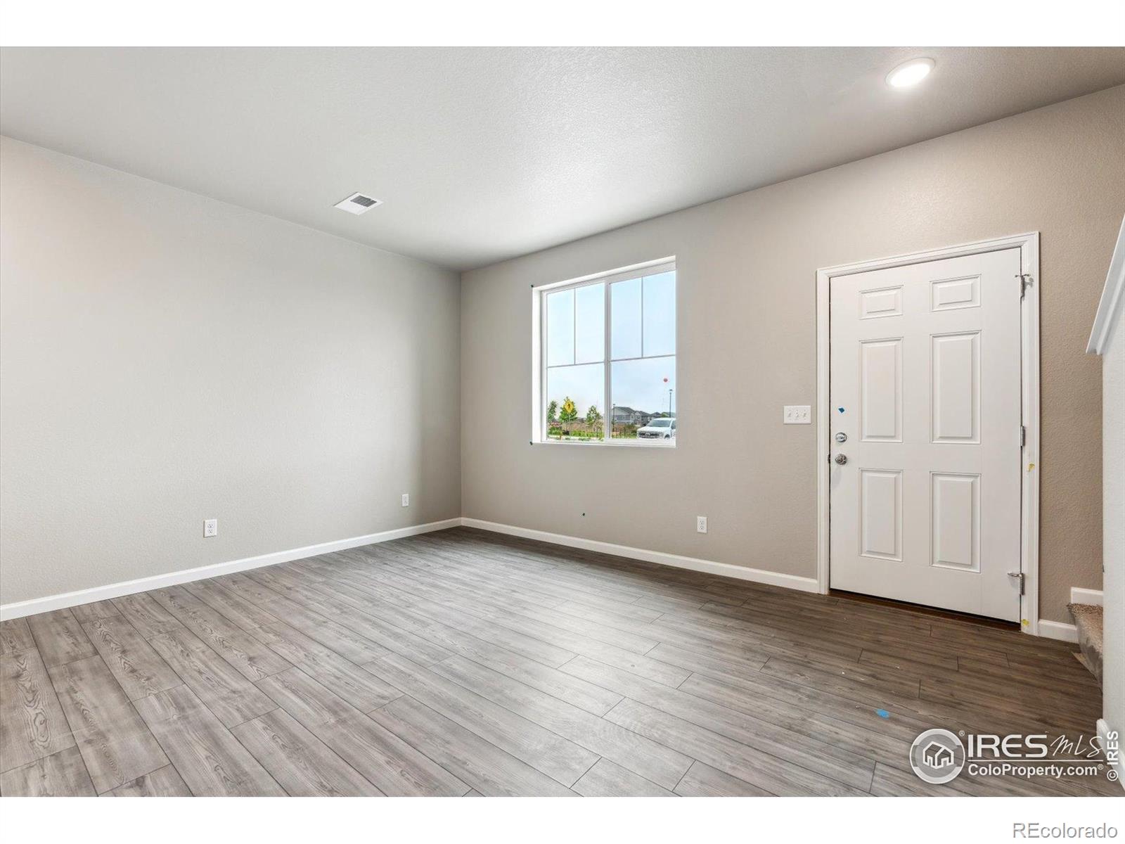 MLS Image #3 for 287  shoveler way,johnstown, Colorado