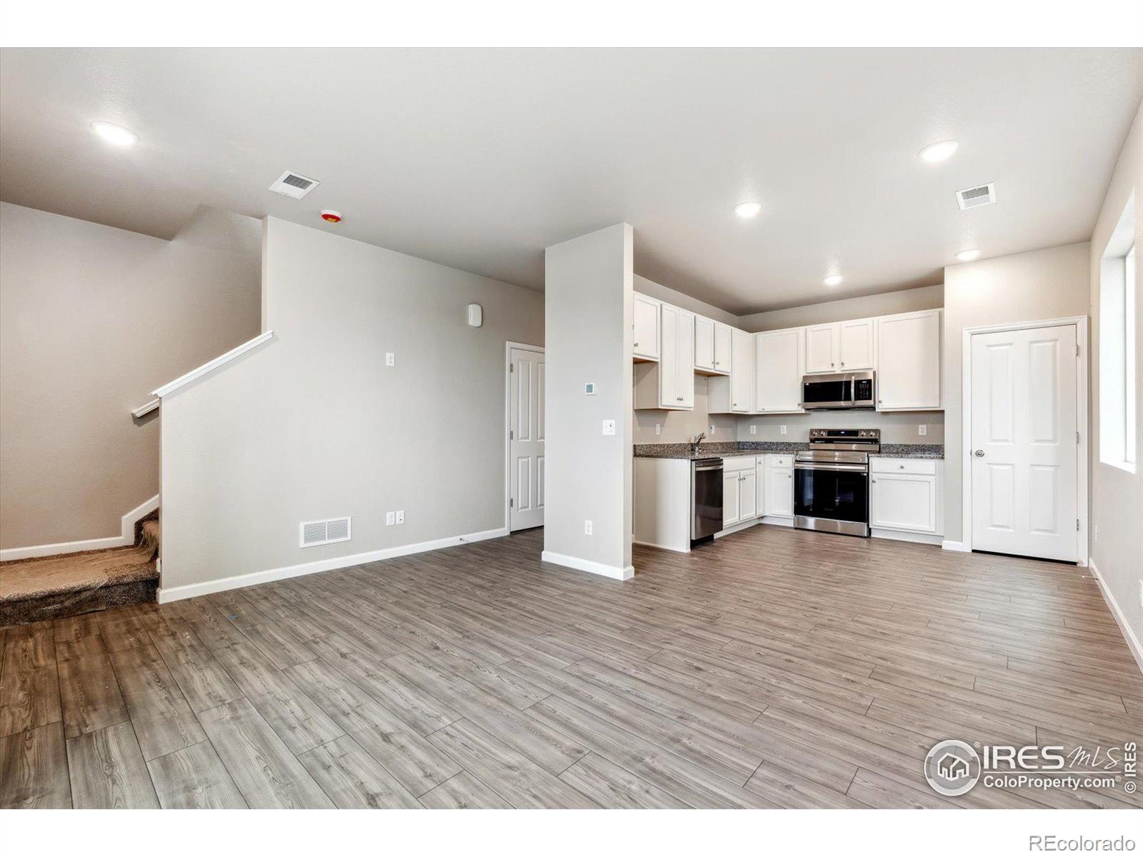 MLS Image #8 for 287  shoveler way,johnstown, Colorado