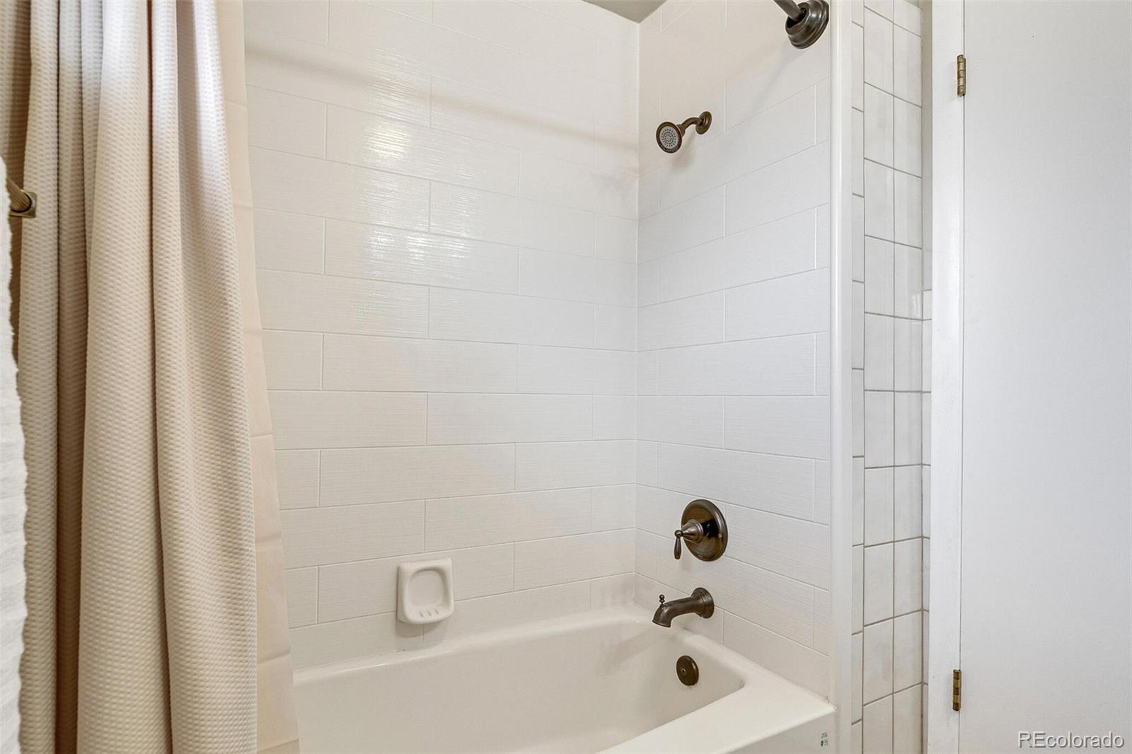 MLS Image #17 for 6581 s logan street,centennial, Colorado