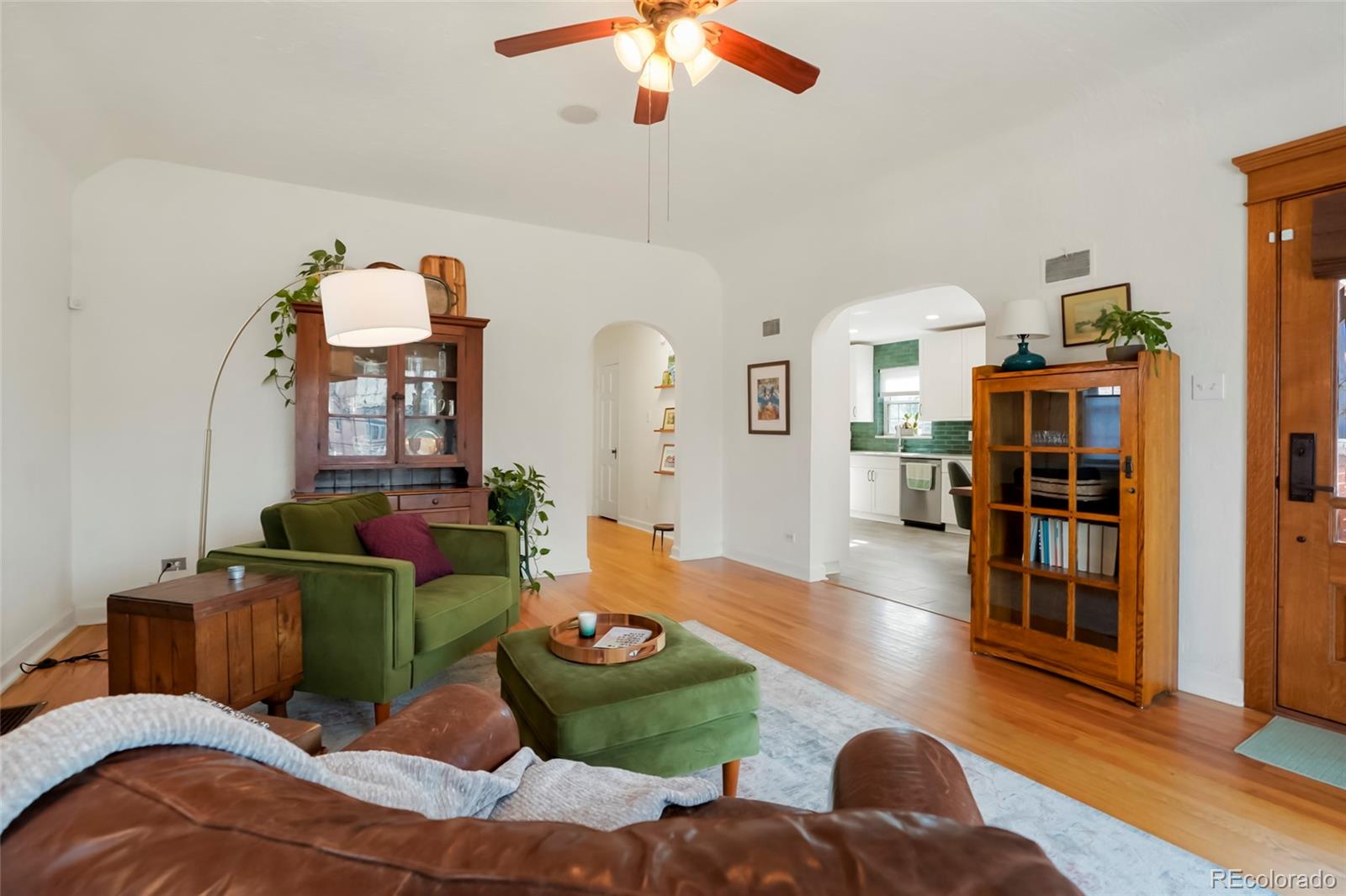 MLS Image #4 for 1536  newport street,denver, Colorado