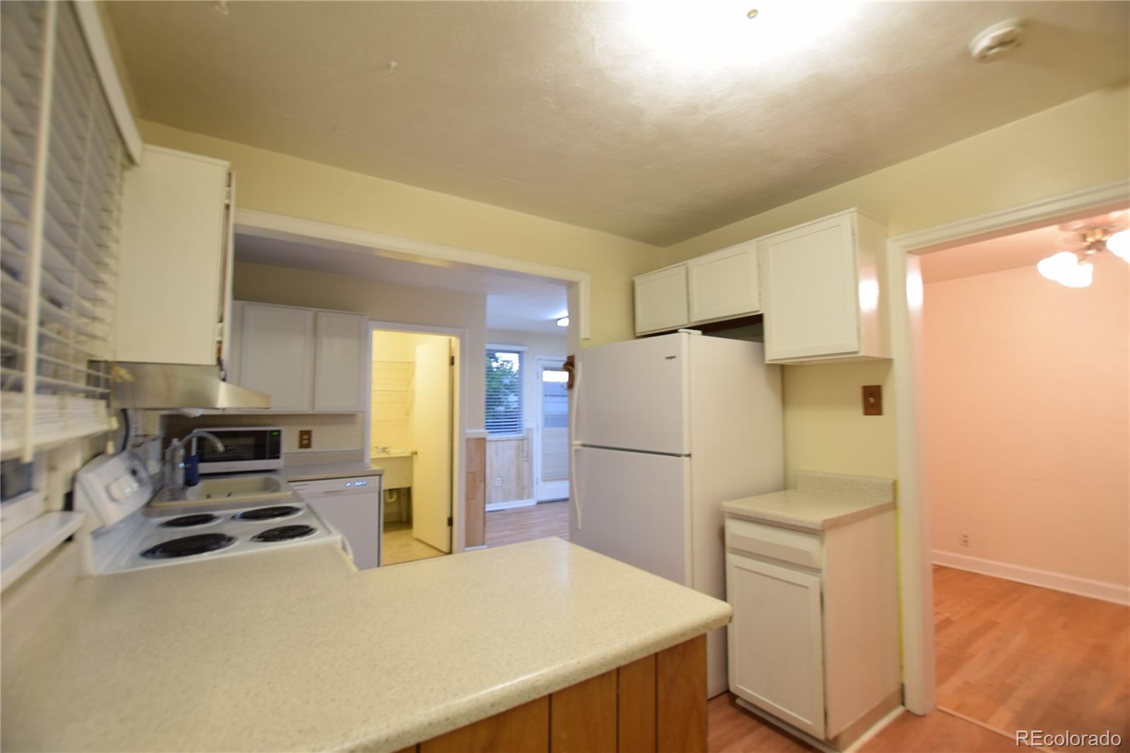 MLS Image #5 for 1409 s clermont street,denver, Colorado